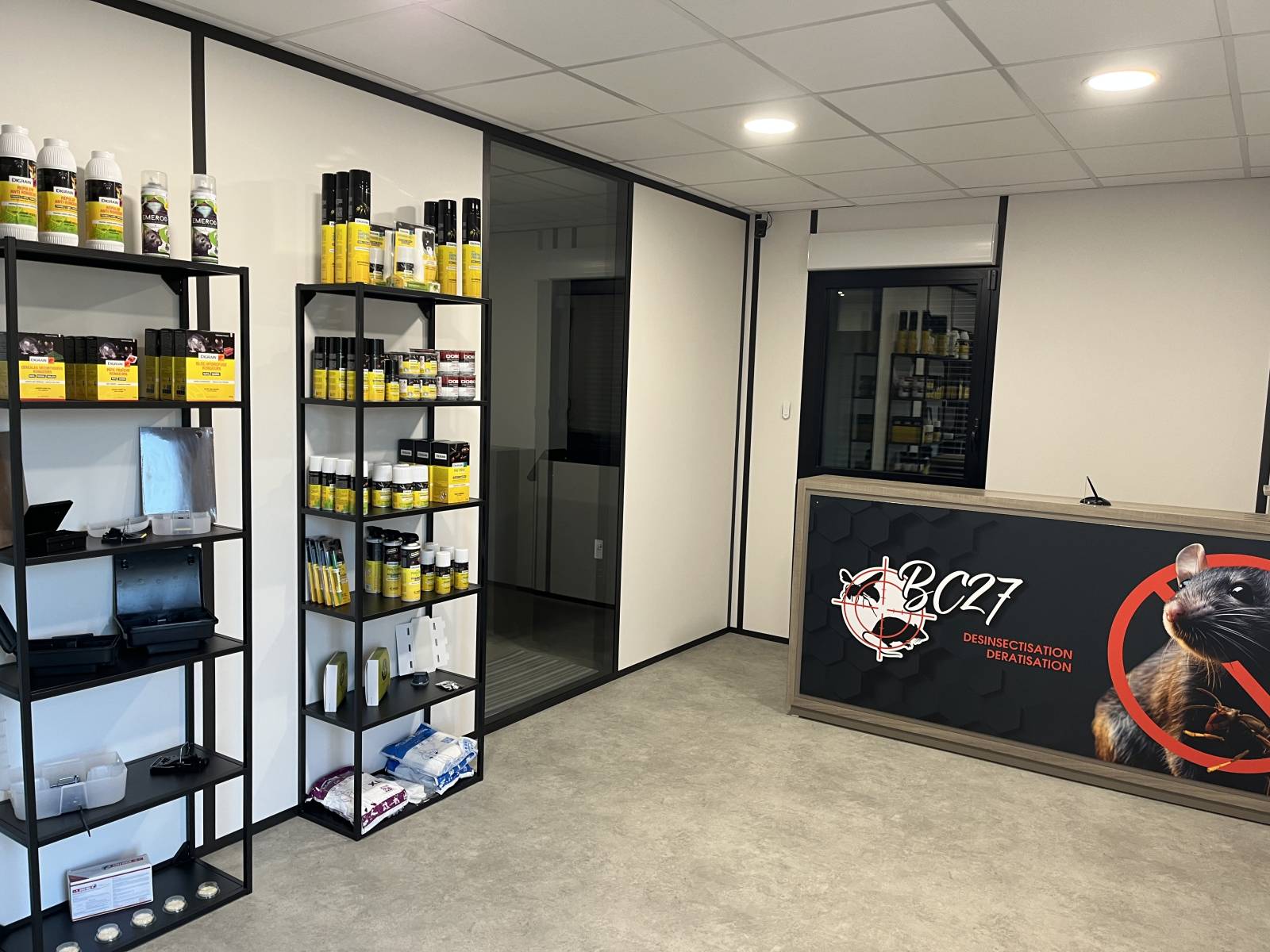 BC27 VENTE DE PRODUITS CONTRE LES NUISIBLES CAFARDS RONGEURS PUNAISES DE LIT.. à Conches en ouche(27)